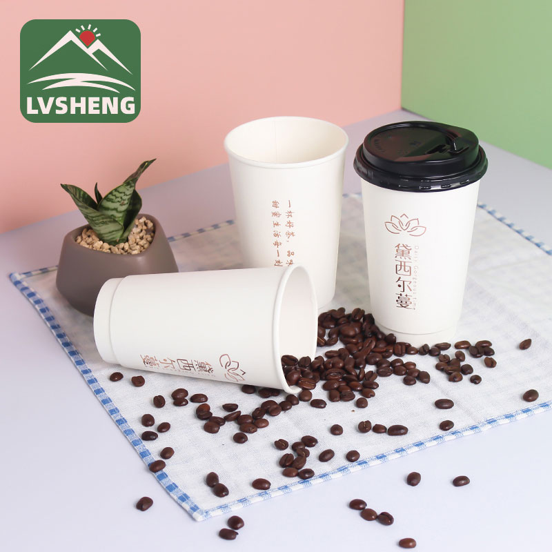 Xícaras de papel para tomar café